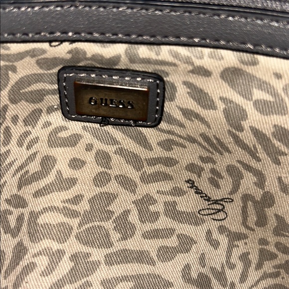GUESS multi-Tone Handbag - Picture 2 of 5